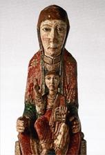 Descripción: Descripción: Verge de Ger. Talla de fusta policromada i relleus d´estuc. La imatge mariana és originària del segle XII.